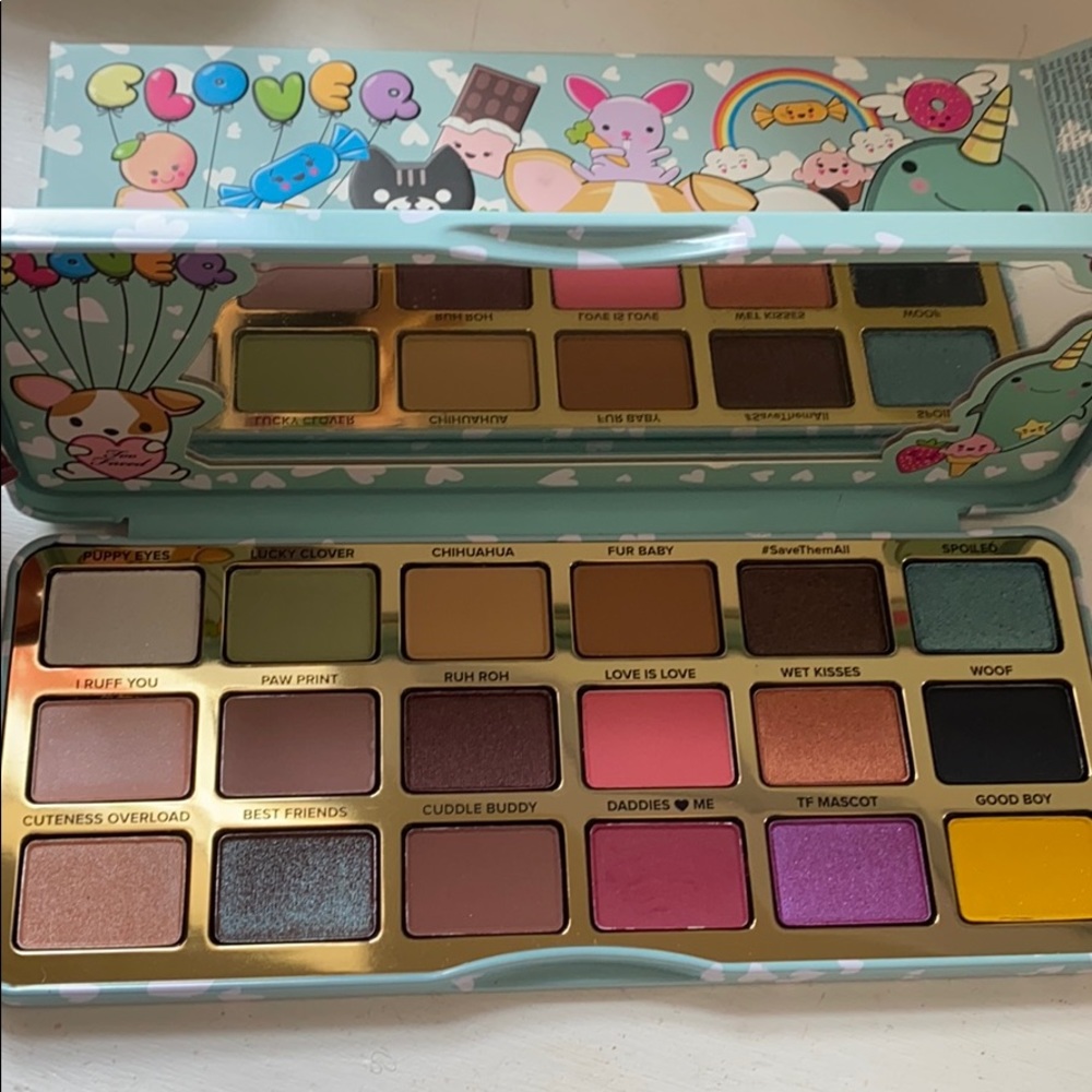 BNIB Limited Edition clover palette